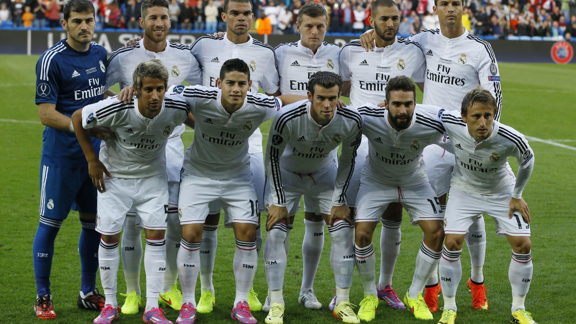 爱游戏体育-足球赛场焦点！荷兰队对阵克罗地亚队，战术博弈精彩纷呈，教练斗智斗勇